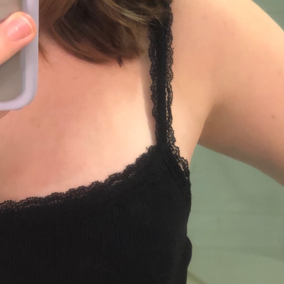 Garage cropped ribbed lace trim tank top with ruched front. - Picture 4 of 4